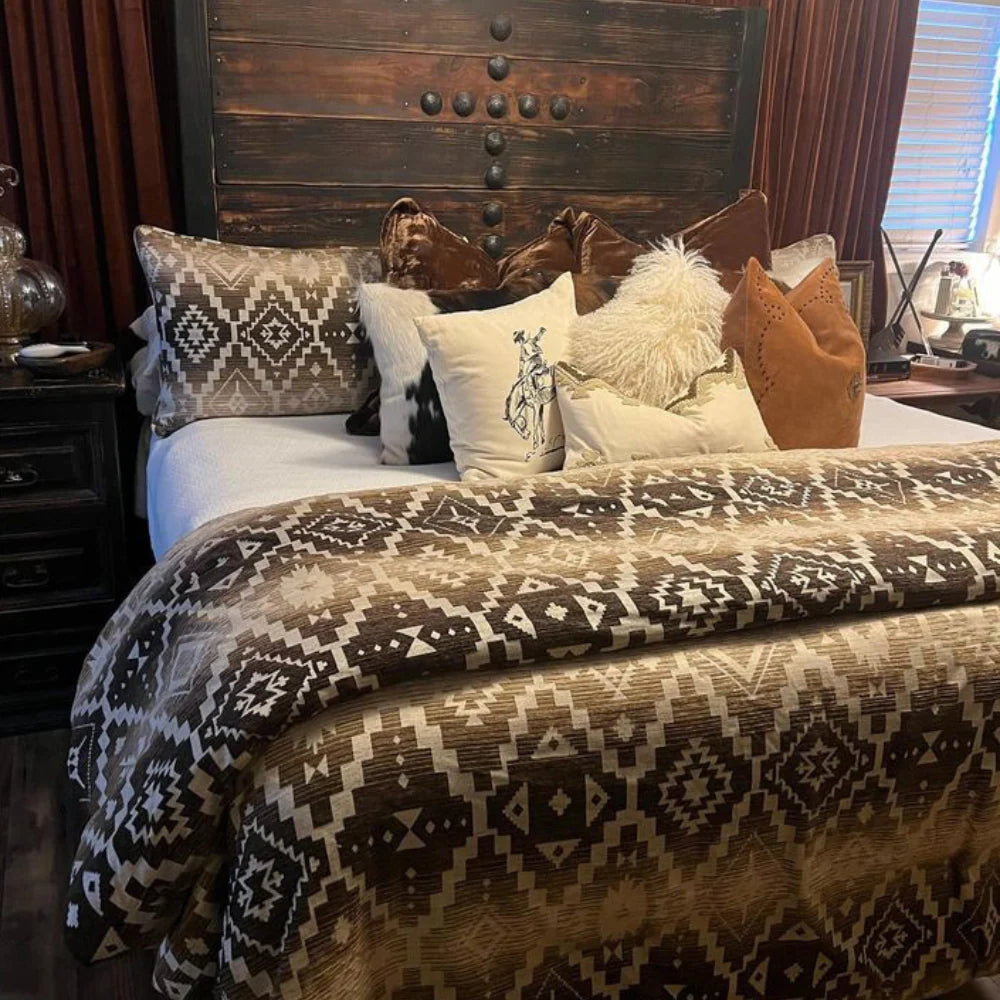 Chalet Aztec Bedding Set - Diamond W Ranch