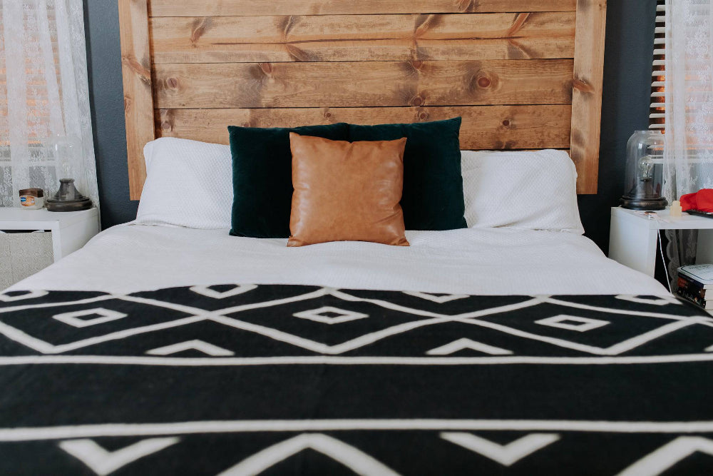 Diamante Blanket - Natural / Black - Diamond W Ranch