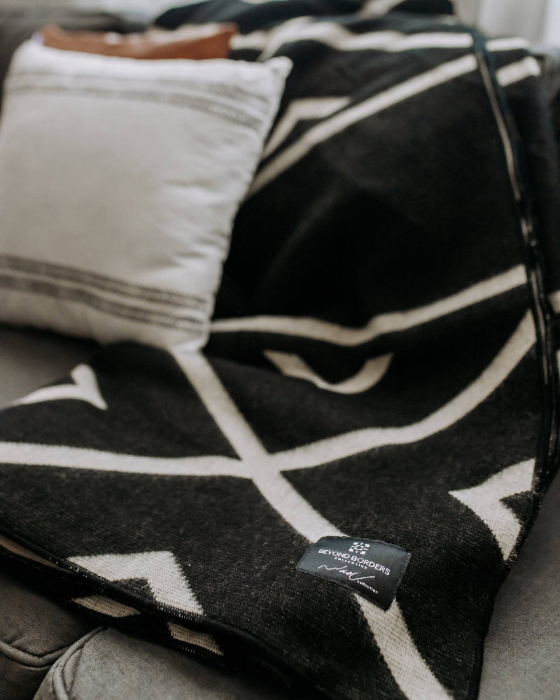 Diamante Blanket - Natural / Black - Diamond W Ranch