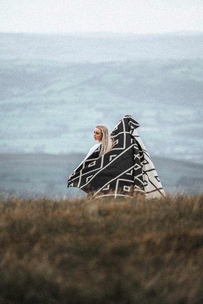 Diamante Blanket - Natural / Black - Diamond W Ranch