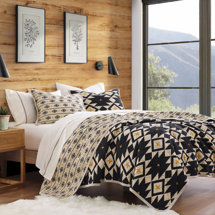 High Desert Reversible Quilt Set - Diamond W Ranch