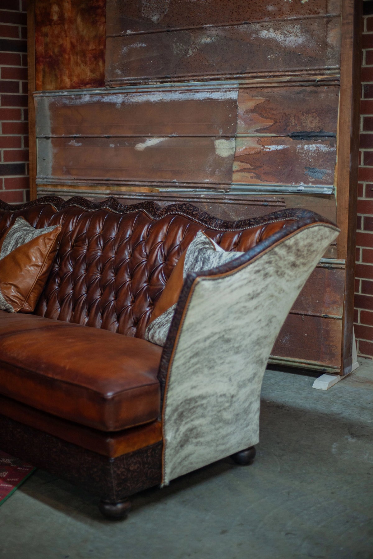 Tufted leather Sectional - Diamond W Ranch