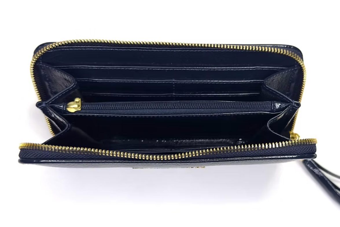 Kelly-Tooke Zippered Wallet