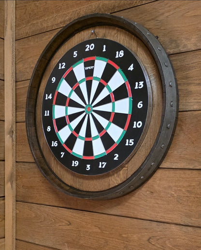 Cible de fléchettes en tête de tonneau